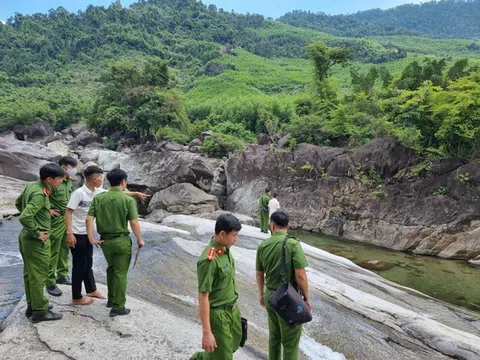 Đi tắm thác sau lễ khai giảng, 2 học sinh đuối nước tử vong