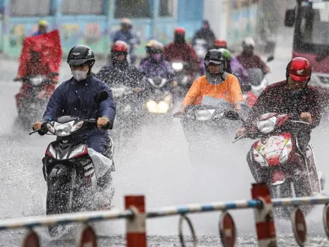 Bắc Bộ và Trung Bộ mưa lớn kèm lốc sét, nguy cơ xảy ra lũ quét, sạt lở đất