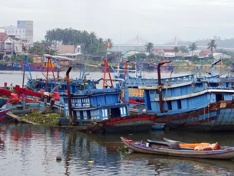 Làng chài tỷ phú trong cơn “bão nợ”