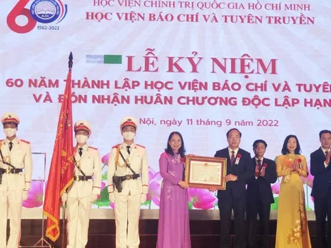 Học viện Báo chí và Tuyên truyền đón nhận Huân chương Độc lập hạng Ba