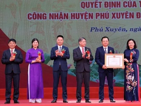 Phú Xuyên được công nhận huyện nông thôn mới là "đầu tàu" ứng dụng công nghệ cao tạo sự liên kết trong sản xuất
