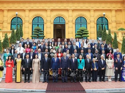 Tổng Bí thư, Chủ tịch nước Tô Lâm: Tổ quốc luôn mở rộng vòng tay đón nhận những đóng góp quí báu của bà con Việt Kiều