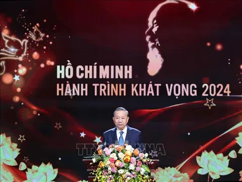 Tổng Bí thư Tô Lâm dự Chương trình "Hồ Chí Minh - Hành trình khát vọng 2024": Học tập, làm theo Bác để xây dựng Đảng “là đạo đức, là văn minh"