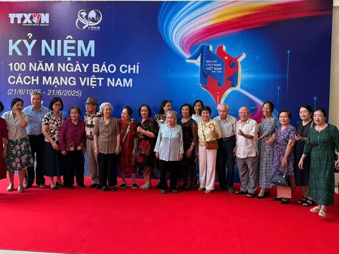 Kỷ niệm 100 năm Ngày báo chí CMVN: Gặp mặt truyền thống cán bộ hưu trí Ban biên tập Tin trong nước TTXVN