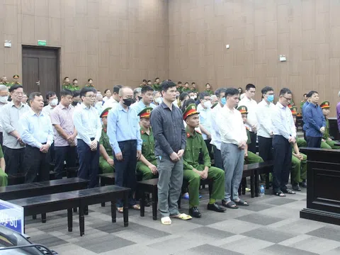 Chuyện làng - Chuyện phố: “Khôn ngoan đến cửa quan mới biết” - Lời khai của ba vị quan tham ?