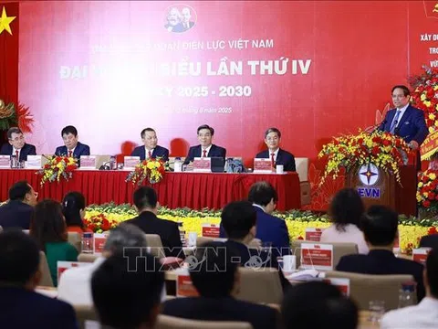 Thủ tướng: Ngành điện phải đảm bảo đáp ứng được yêu cầu phát triển đất nước với mức tăng trưởng 2 con số trong thời gian tới