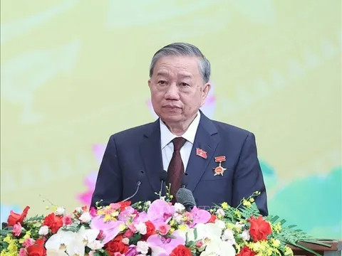 Tổng Bí thư: Không thể “đi sau, về muộn”, phải “đi cùng thời đại”, thậm chí “đi tắt đón đầu”, “đi trước mở đường” ở những lĩnh vực đặc thù