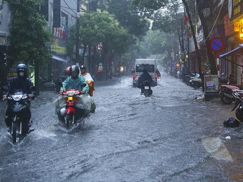 Mưa dông diện rộng nhiều khu vực, cảnh báo lũ quét và ngập úng cục bộ