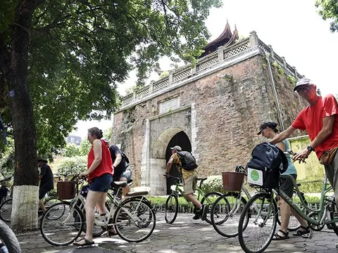 Ngày 4/9, Bắc Bộ có nơi nắng nóng, Nam Bộ tiếp tục mưa lớn