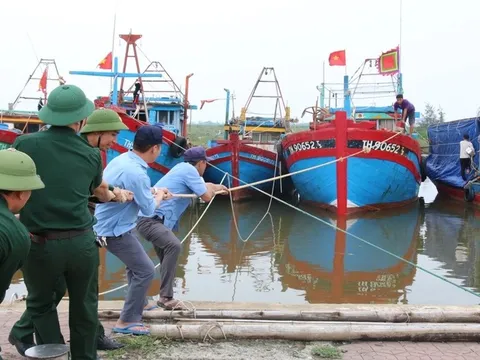 Thủ tướng chỉ đạo tập trung ứng phó bão số 10 và mưa lũ, sạt lở đất