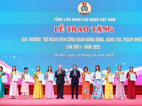 Trao tặng Giải thưởng “Nữ đoàn viên Công đoàn năng động, sáng tạo, trách nhiệm” lần thứ I