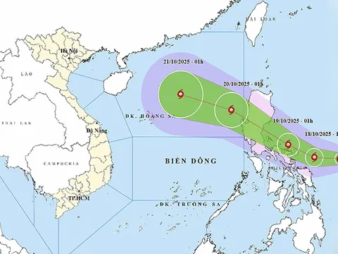 Ngày 18/10, Biển Đông xuất hiện áp thấp nhiệt đới có khả năng mạnh lên thành bão