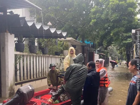 Các nhà mạng duy trì thông tin thông suốt, ứng phó khẩn cấp với mưa lũ miền Trung
