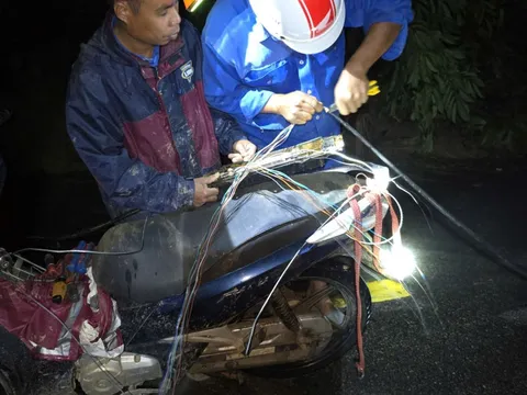 Các nhà mạng triển khai tiếp gói hỗ trợ đặc biệt để đảm bảo liên lạc tại vùng lũ miền Trung