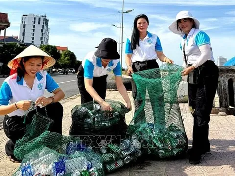 Phát động phong trào Toàn dân tham gia bảo vệ môi trường vì một Việt Nam sáng - xanh - sạch - đẹp