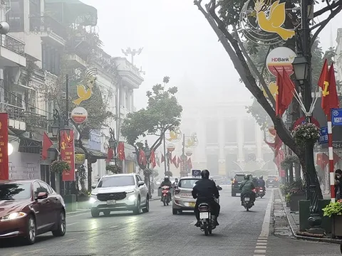 Ngày 10/12, Bắc Bộ sáng sương mù, Trung Bộ mưa lớn, biển động mạnh