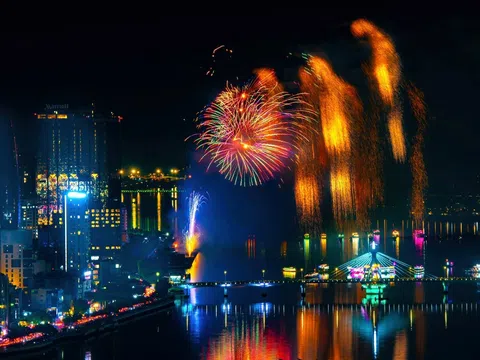 Nhiếp ảnh gia tiết lộ “bí kíp” săn khoảnh khắc pháo hoa đẹp nhất mùa DIFF 2025