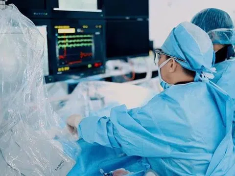 Can thiệp tim mạch không dao kéo – Bước tiến đột phá tại FV