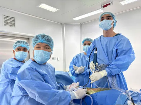 Vinmec Phú Quốc điều trị hẹp ống sống cho bệnh nhân cao tuổi bằng kỹ thuật nội soi hiện đại