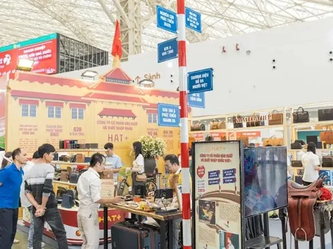 Choáng ngợp giữa Hội chợ Mùa Thu 2025: Mua - Ăn - Chơi - Chill - Check-in cả tuần không hết