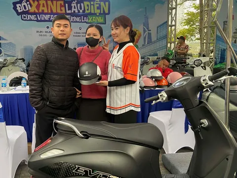 "Đổi xăng lấy điện": Người dân Hà Nội đồng loạt chốt mua xe máy điện “ngay và luôn”