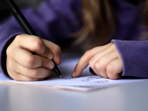 Thông báo pháp lý về việc xin đổi tên cho trẻ vị thành niên