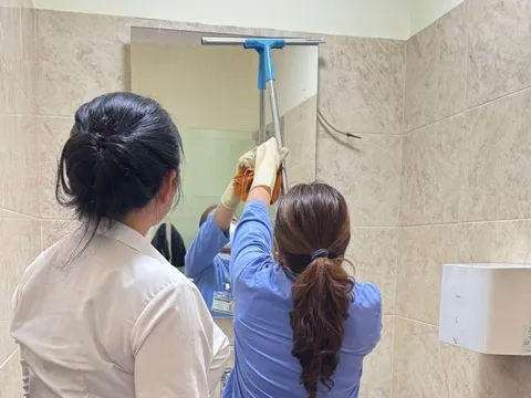 Vì sao nên thuê dịch vụ vệ sinh chung cư thay vì tự dọn?