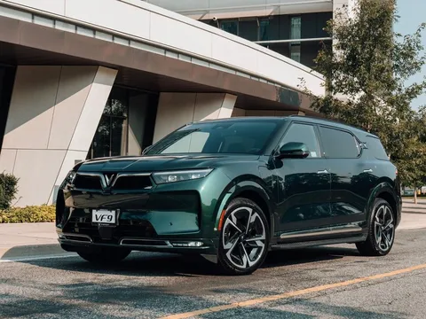 Cân bằng giữa sức mạnh và sự êm ái: Lý do VinFast VF 9 chinh phục khách hàng doanh nhân