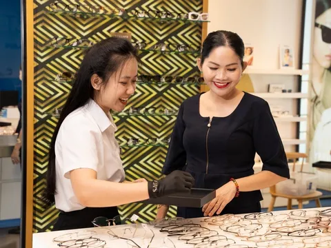 Kính Hải Triều: Chuỗi hệ thống mắt kính uy tín giữa lòng trung tâm