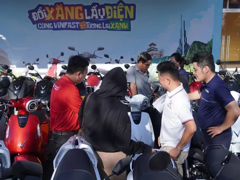 Sôi động sự kiện “Đổi xăng lấy điện” tại miền Tây: Lái thử kín lịch, khách hàng chốt cọc liên tục