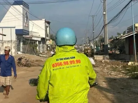 “Xe ôm hàng xóm”: Dịch vụ gần gũi, tử tế từ chính người quen