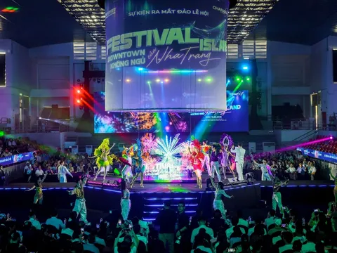 Hải trình trải nghiệm “Downtown không ngủ” của giới tinh hoa tại sự kiện ra mắt Festival Island