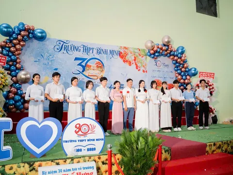 30 năm cựu học trò Bình Minh họp mặt: Kỷ niệm đáng nhớ qua những bức ảnh…