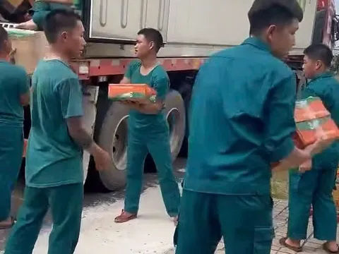 Những trái tim hướng về cộng đồng