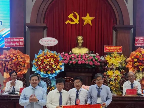 Nhà báo Văn Công Hùng tái đắc cử Chủ tịch Hội Nhà báo tỉnh Đồng Tháp