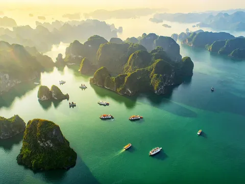 Hạ Long được Lonely Planet gợi ý trong danh sách điểm đến mùa thu 2026