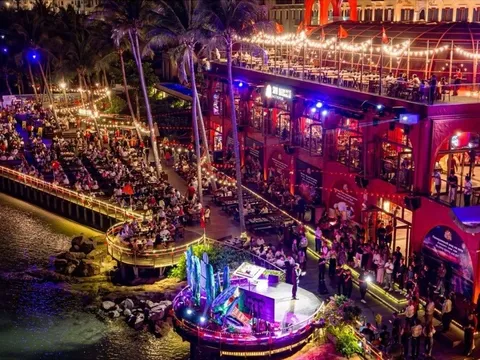Nhiều siêu nhà hàng bị “lu mờ” trước quy mô của Sun Bavaria GastroPub - Nhà hàng ven biển lớn nhất hành tinh tại Phú Quốc