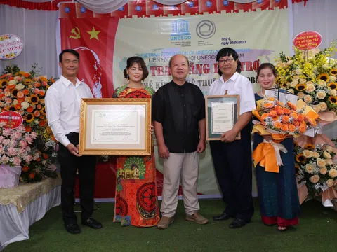Liên hiệp các hội UNESCO Việt Nam bảo trợ Nghề kính nghệ thuật Vinhcoba
