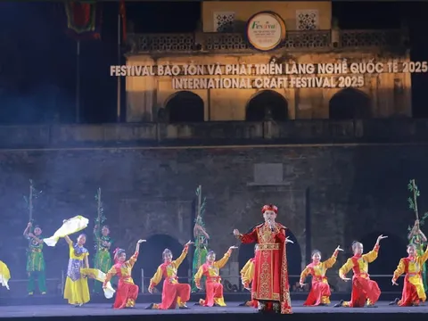 Đại sứ Tài năng Nhí Dương Đức Hải lan tỏa tình yêu Văn hoá Việt tại Hoàng thành Thăng Long