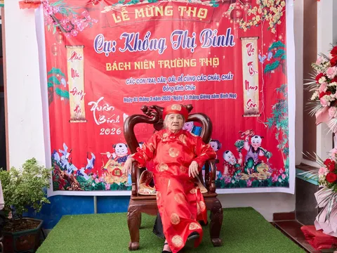 Cụ bà Khổng Bỉnh đón 100 mùa xuân an nhiên giữa làng quê La Phẩm