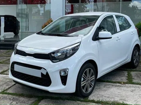 Tin xe trưa 24/8: Quên Hyundai Grand i10 đi, Kia Morning có giá lăn bánh cực rẻ cuối tháng 8/2025