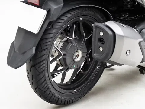 Tin xe 25/8: ‘Cơn ác mộng của Honda Air Blade’ ra mắt với thiết kế ăn đứt Vario, giá 55 triệu đồng