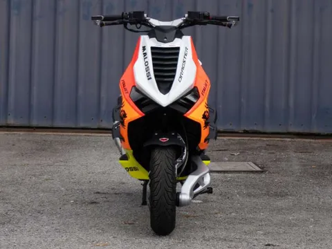 ‘Quái thú xe ga’ mới ra mắt với giá hấp dẫn, thiết kế độc đáo làm lu mờ Honda SH, trang bị tối tân