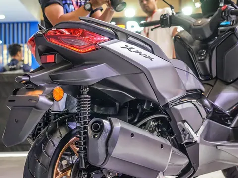 Khiêu chiến Honda SH, Yamaha ra mắt ‘vua xe ga’ 250cc mới cứng với giá rẻ, có đủ ABS 2 kênh và TCS