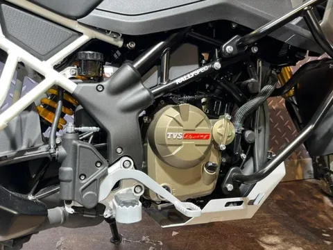 ‘Vua côn tay’ 299cc mới chính thức ra mắt với giá 51 triệu đồng, trang bị áp đảo Exciter và Winner R