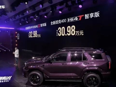 GWM Tank 400 PHEV 2025 ra mắt: SUV “cơ bắp” Trung Quốc thách thức BYD Bao 5