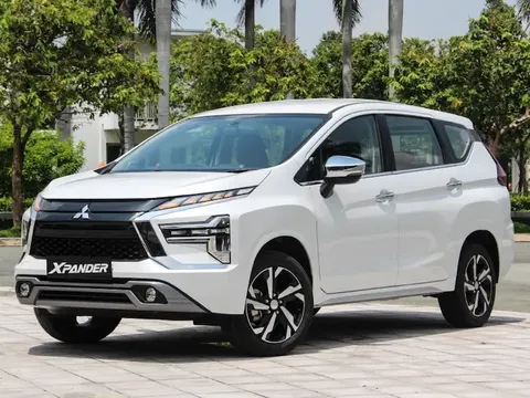 Mitsubishi Xpander và Skoda Slavia đồng loạt giảm giá mạnh, thị trường ô tô Việt ‘nóng rực’ cuối năm