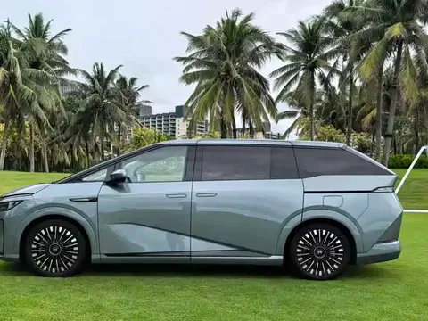 MPV 7 chỗ mới gây sốt: Chạy hơn 1.600 km, đe dọa vị thế của Toyota Innova Cross