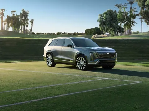 Cadillac Vistiq vượt hàng loạt đối thủ, đoạt danh hiệu “Xe sang của năm”