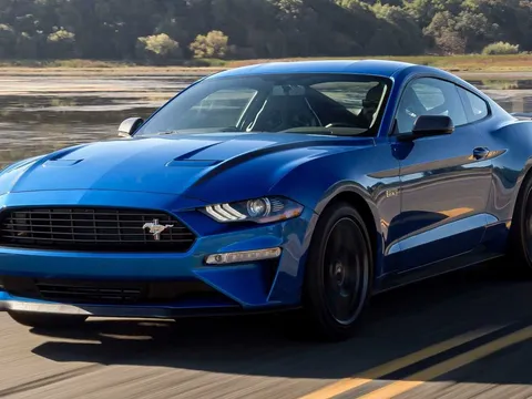 Ford 'đau đầu' vì gần 1,5 triệu xe dính lỗi camera lùi